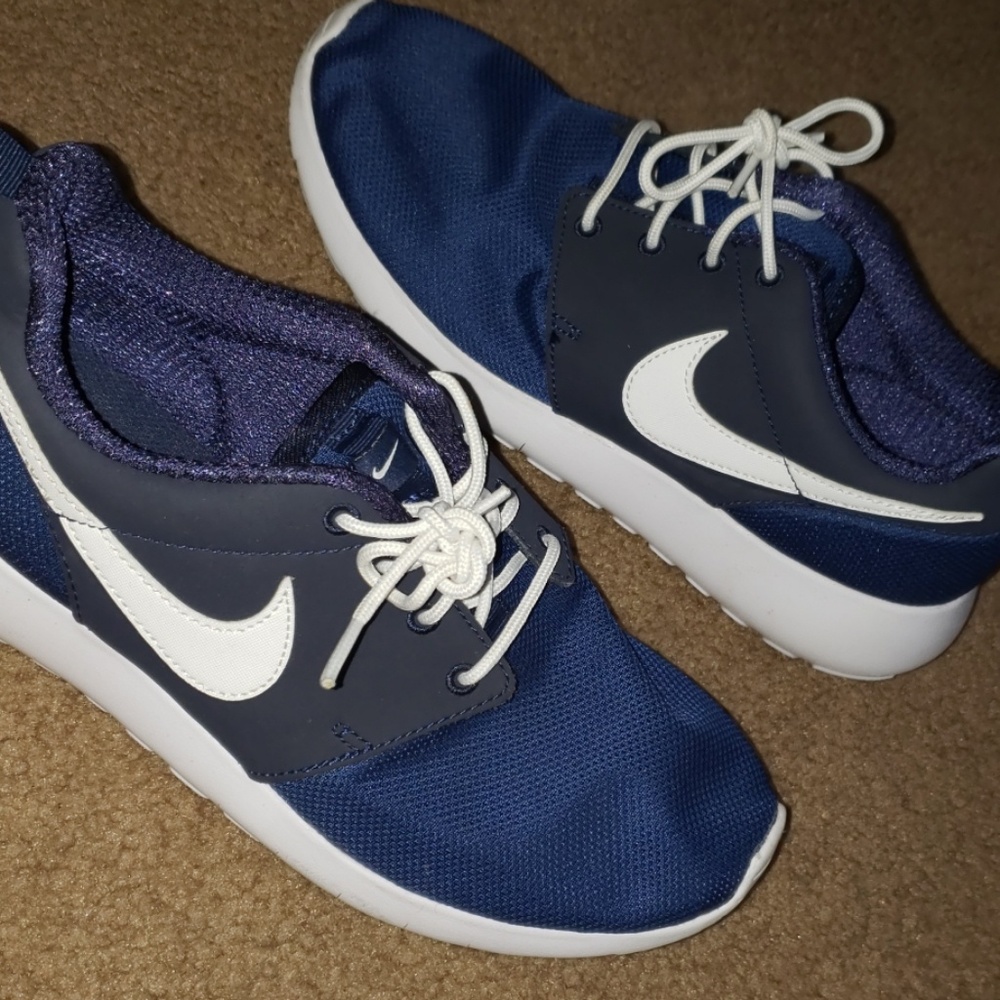 Nike Roches - Picture 2 of 3